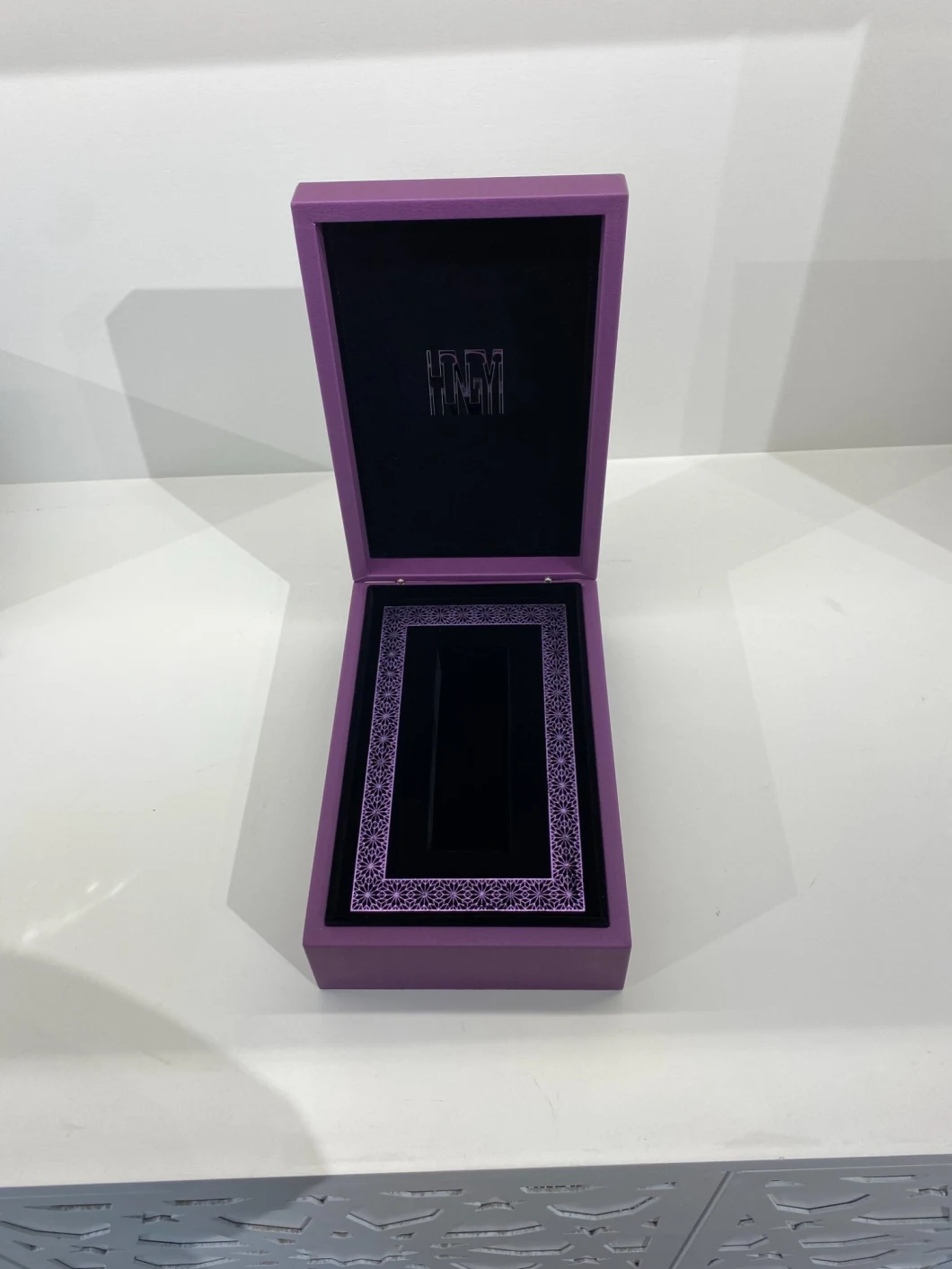 Custom Luxury Gift Packaging Perfume Frageance Essential Oil Cosmetic Wooden Wood MDF Carton Box